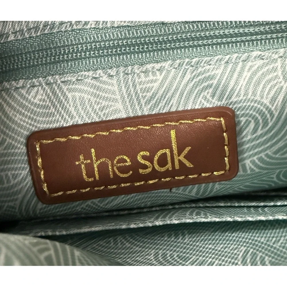 The Sak Sanibel Top Zip Leather Embossed Tooled Crossbody Purse Bag Handbag Tan